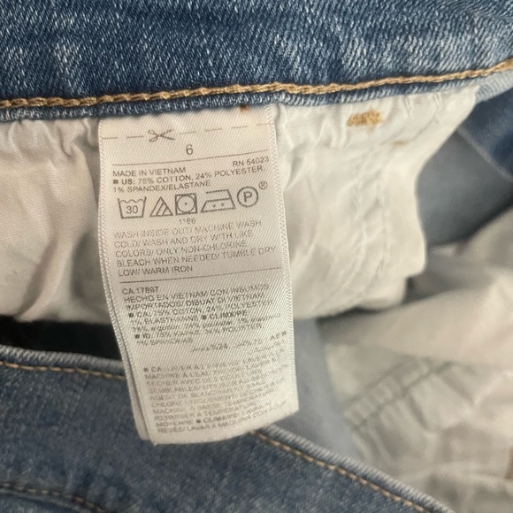 Old Navy shorts - Picture 3 of 3